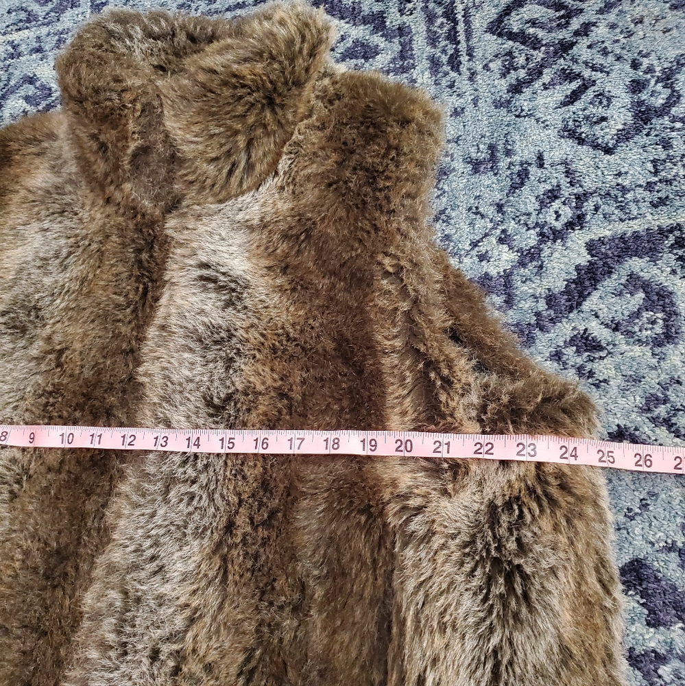 Carolina Colours Faux Fur Reversible Brown Vest - Picture 6 of 10